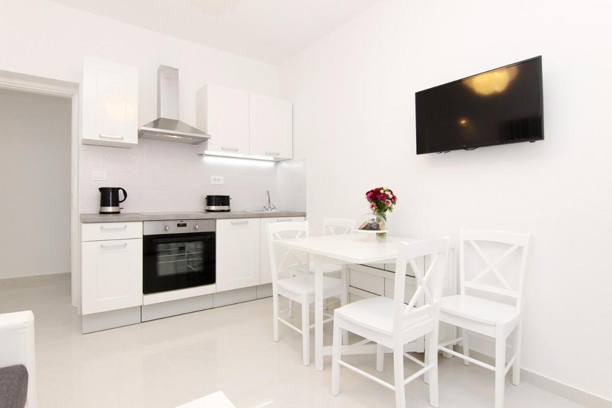 Lu Apartmán